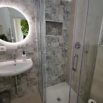 Exotic Flavour House בית הארחה *